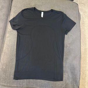 Black lululemon swiftly tech relaxed fit shirt 2.0!